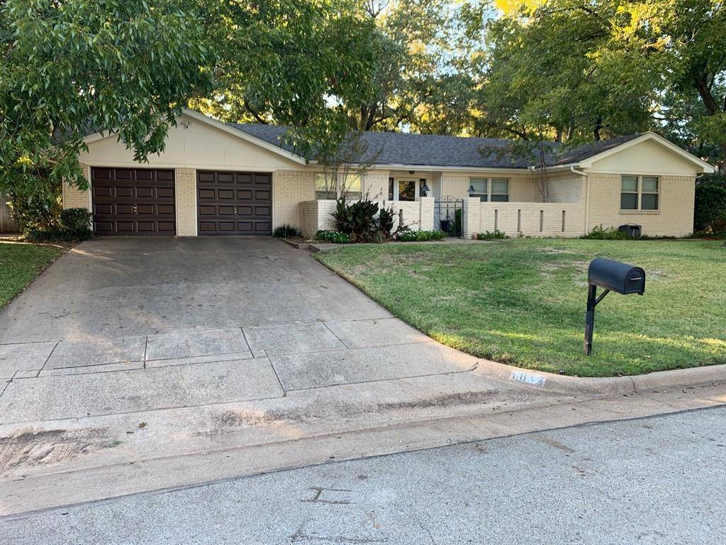 1812 Elmhurst Drive, Arlington, TX 76012
