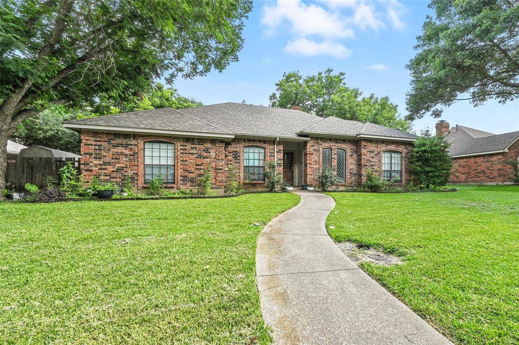 Desoto, TX 75115,732 Heather Knoll Drive