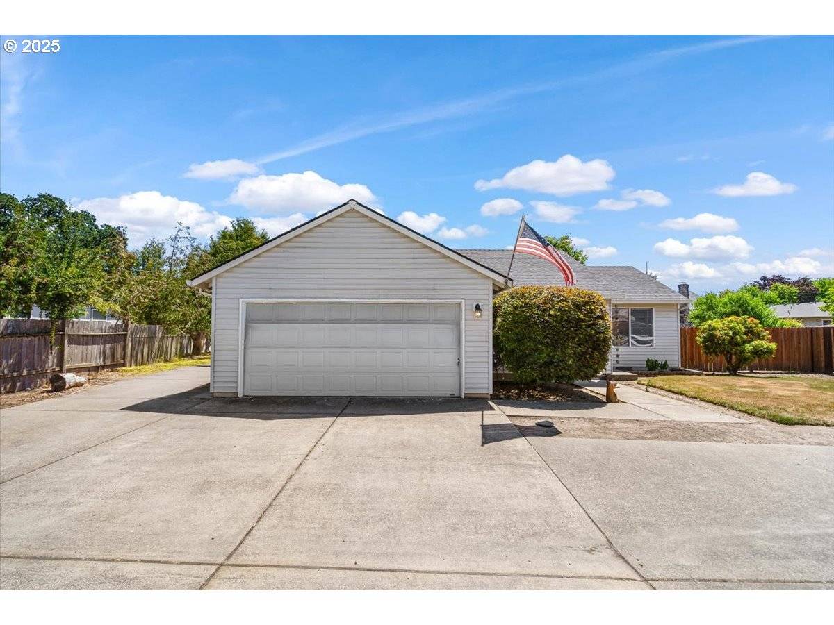 Dayton, OR 97114,708 BELL ST