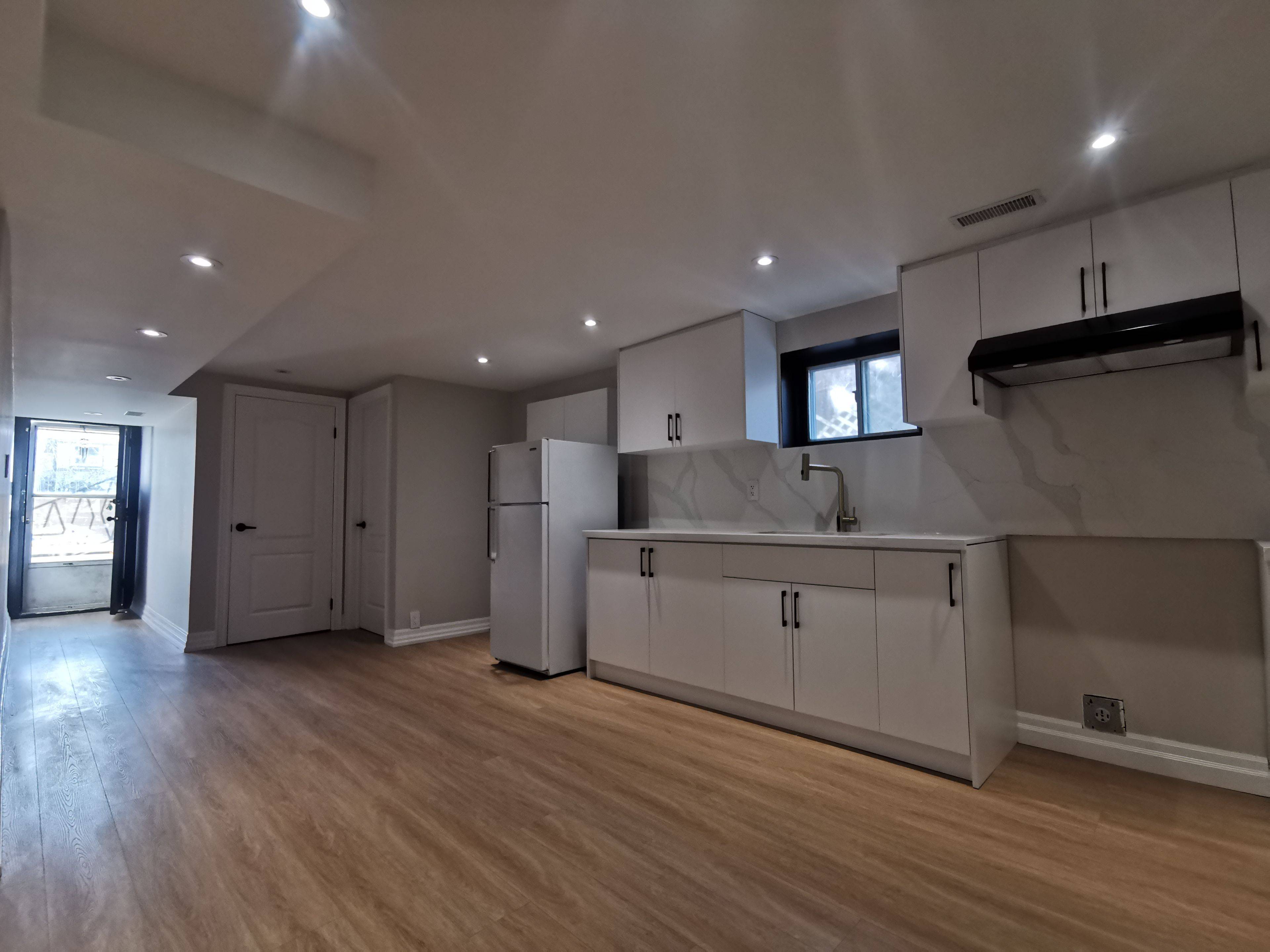 Toronto C15, ON M2H 2K8,10 Yucatan RD #lower level
