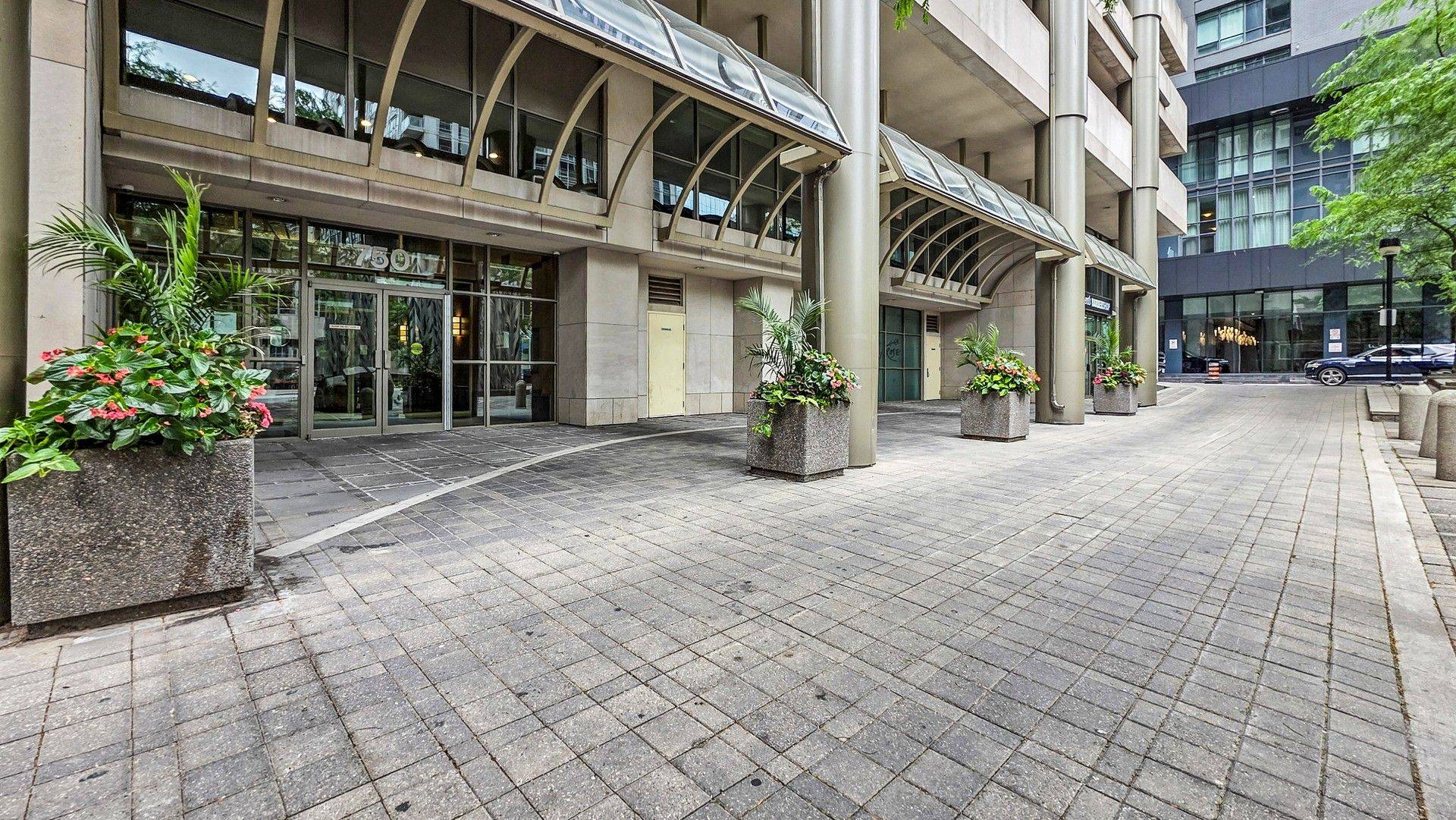 Toronto C01, ON M5G 1N6,750 Bay ST #1701