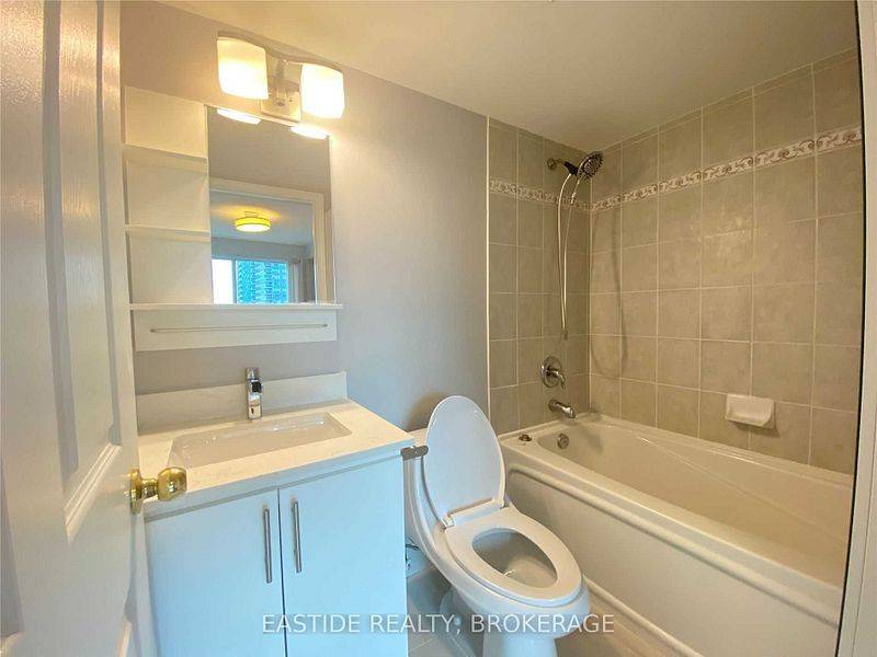Toronto C07, ON M2N 7H2,7 Lorraine DR #1212