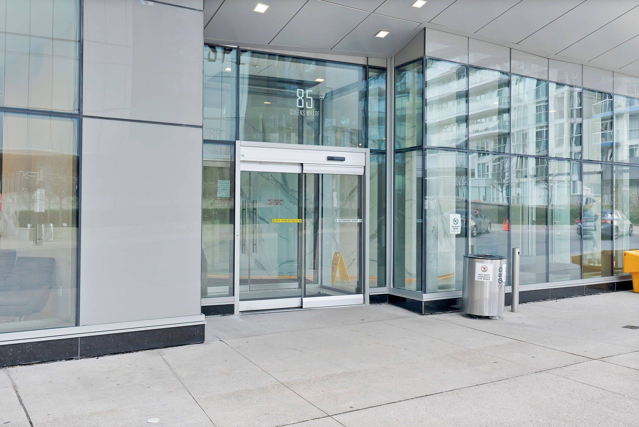 Toronto C01, ON M5V 0J9,85 Queens Wharf RD #3601