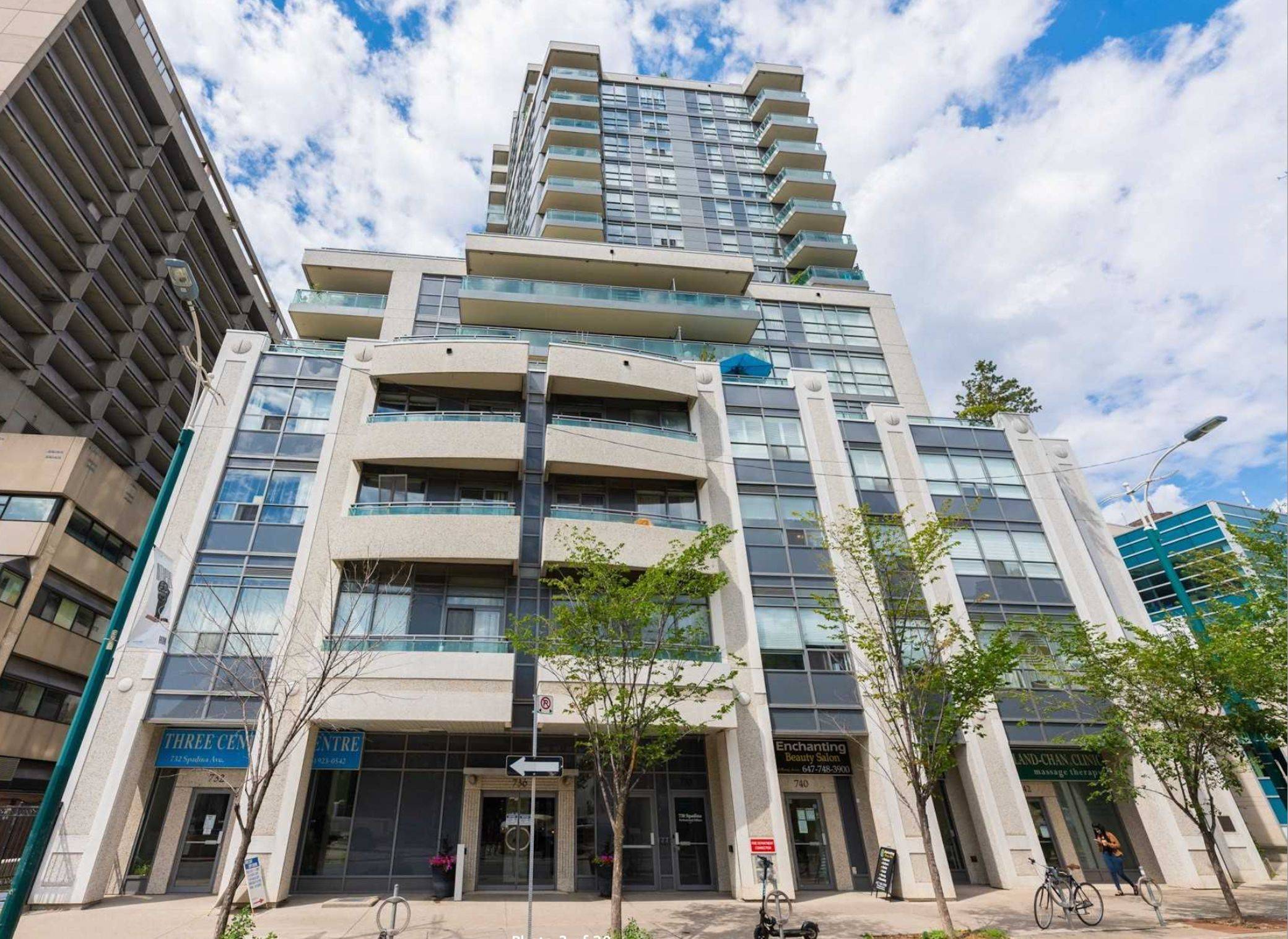 736 Spadina AVE #1011, Toronto C01, ON M5S 2J6