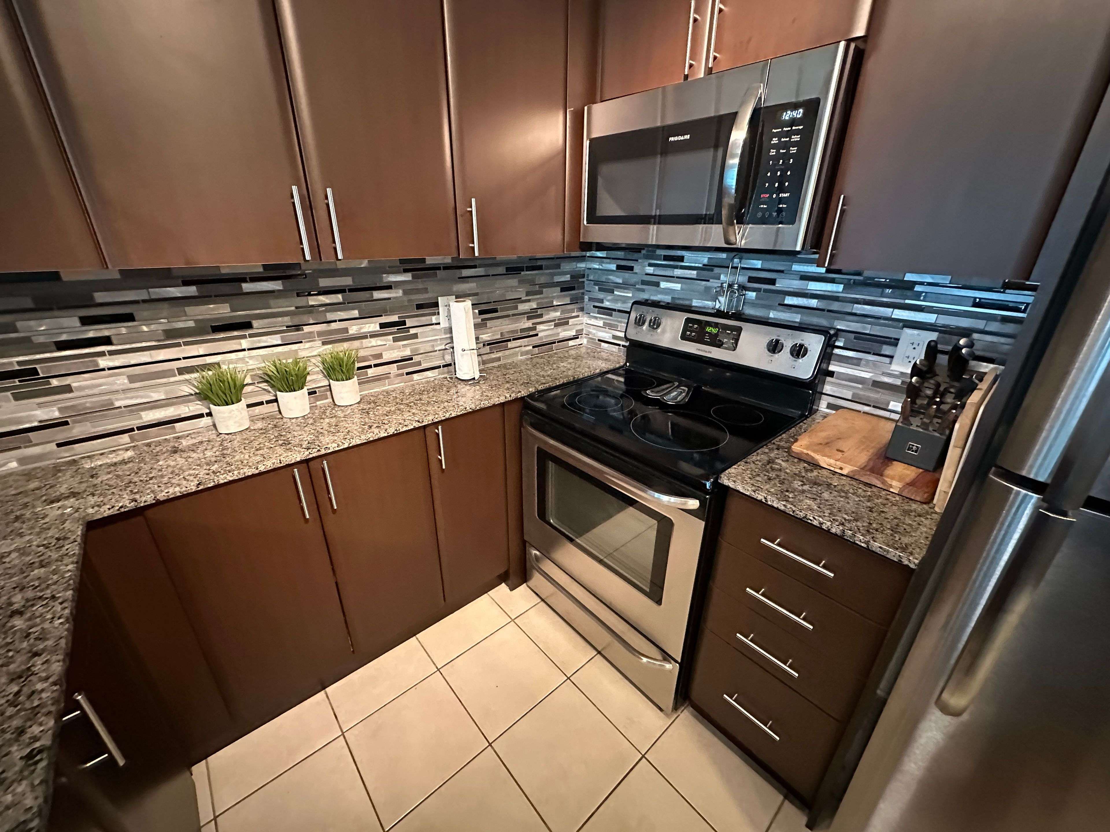 Toronto C06, ON M3H 0A7,525 Wilson AVE #408