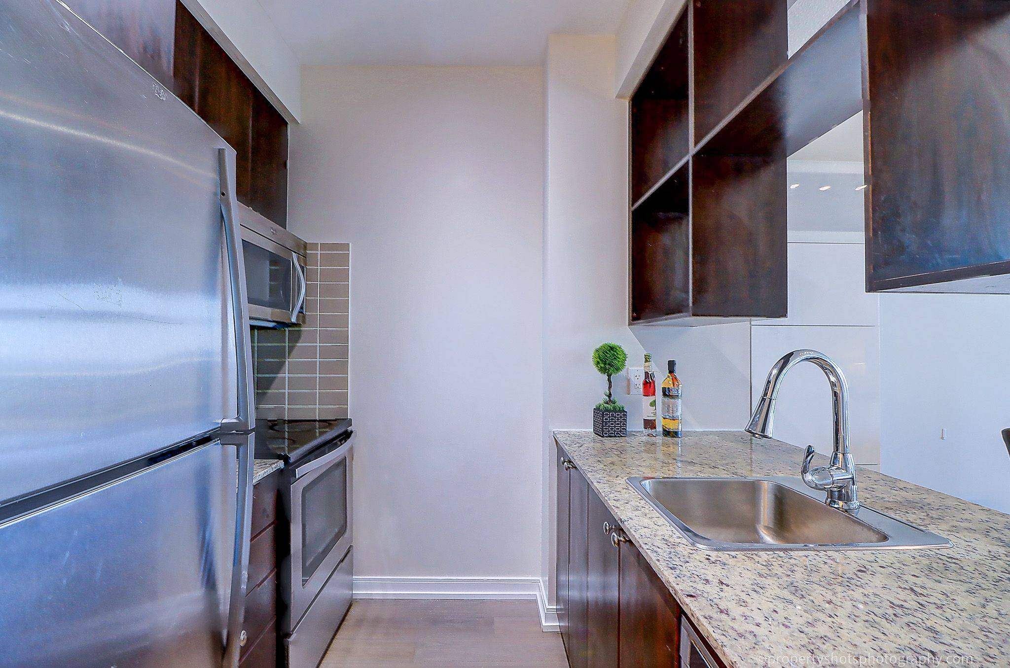 Toronto E07, ON M1S 0K5,151 Village Green SQ #2204