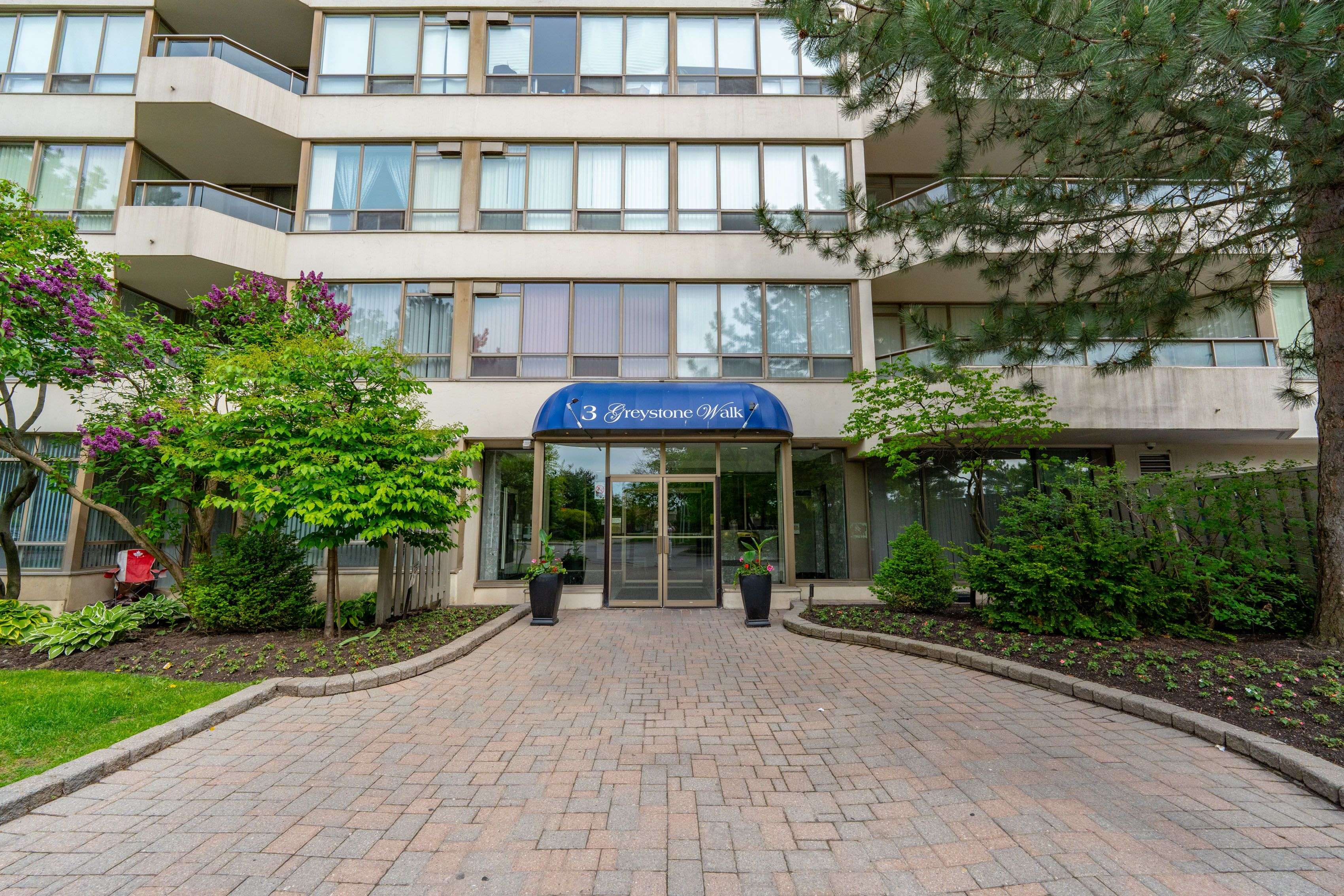 3 Greystone Walk DR #925, Toronto E04, ON M1K 5J4