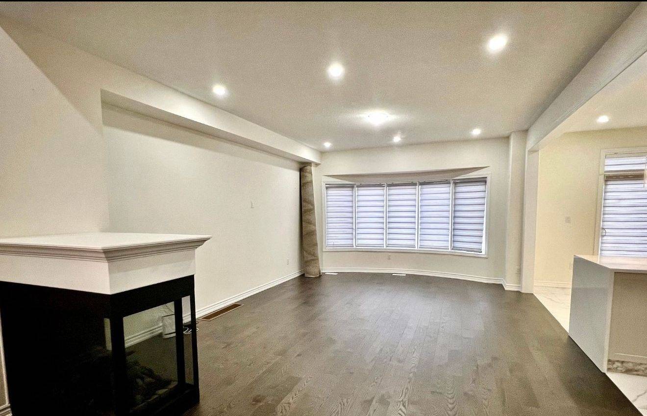 Whitby, ON L1R 0P1,3 Morley CRES