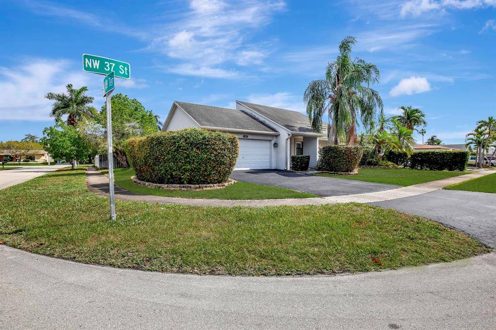 Sunrise, FL 33323,11851 NW 37th St