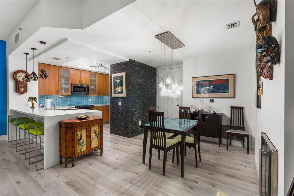 Wilton Manors, FL 33334,2633 NE 14th Ave #103
