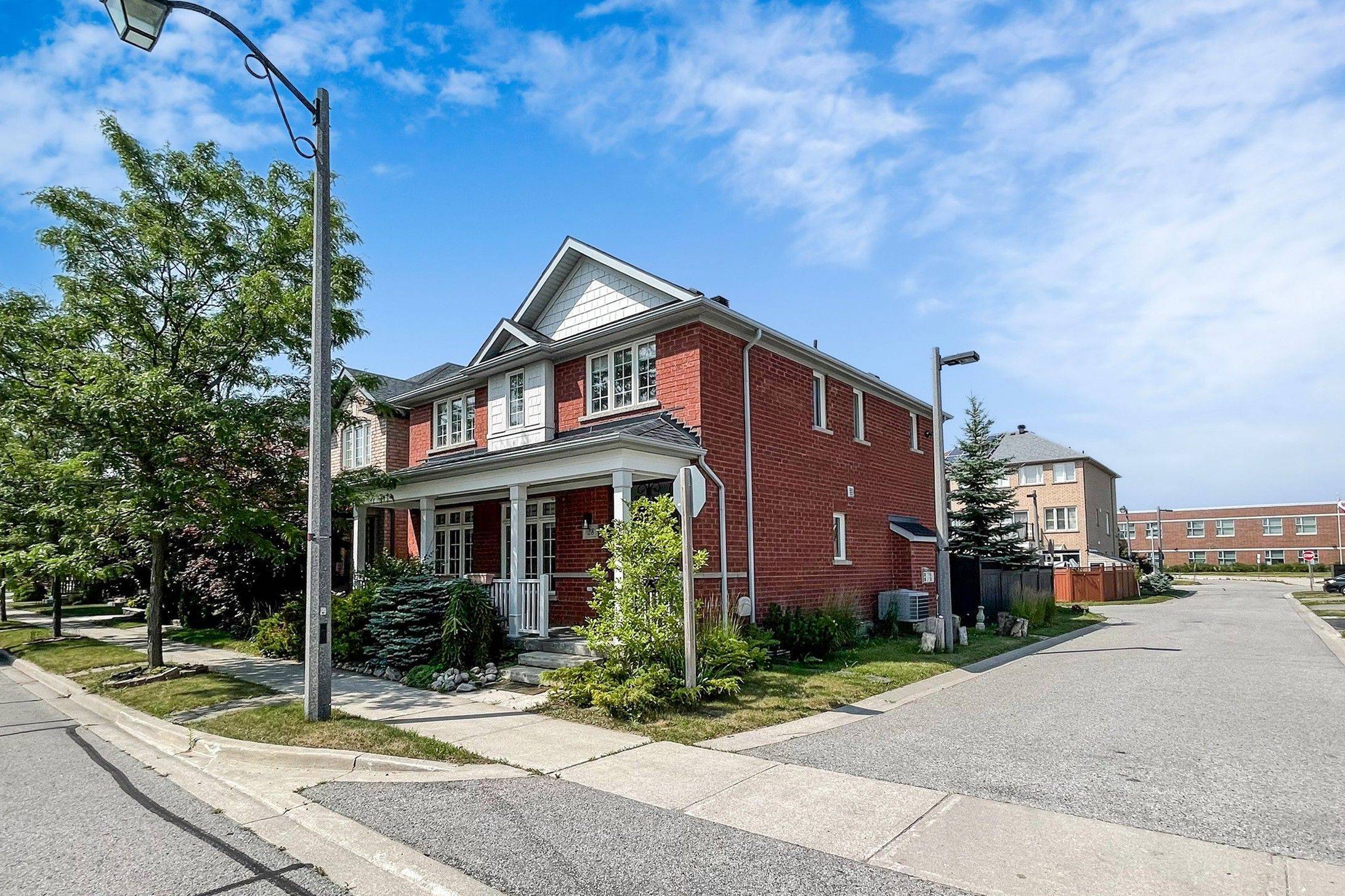 Markham, ON L6B 0P3,28 Rock Garden ST