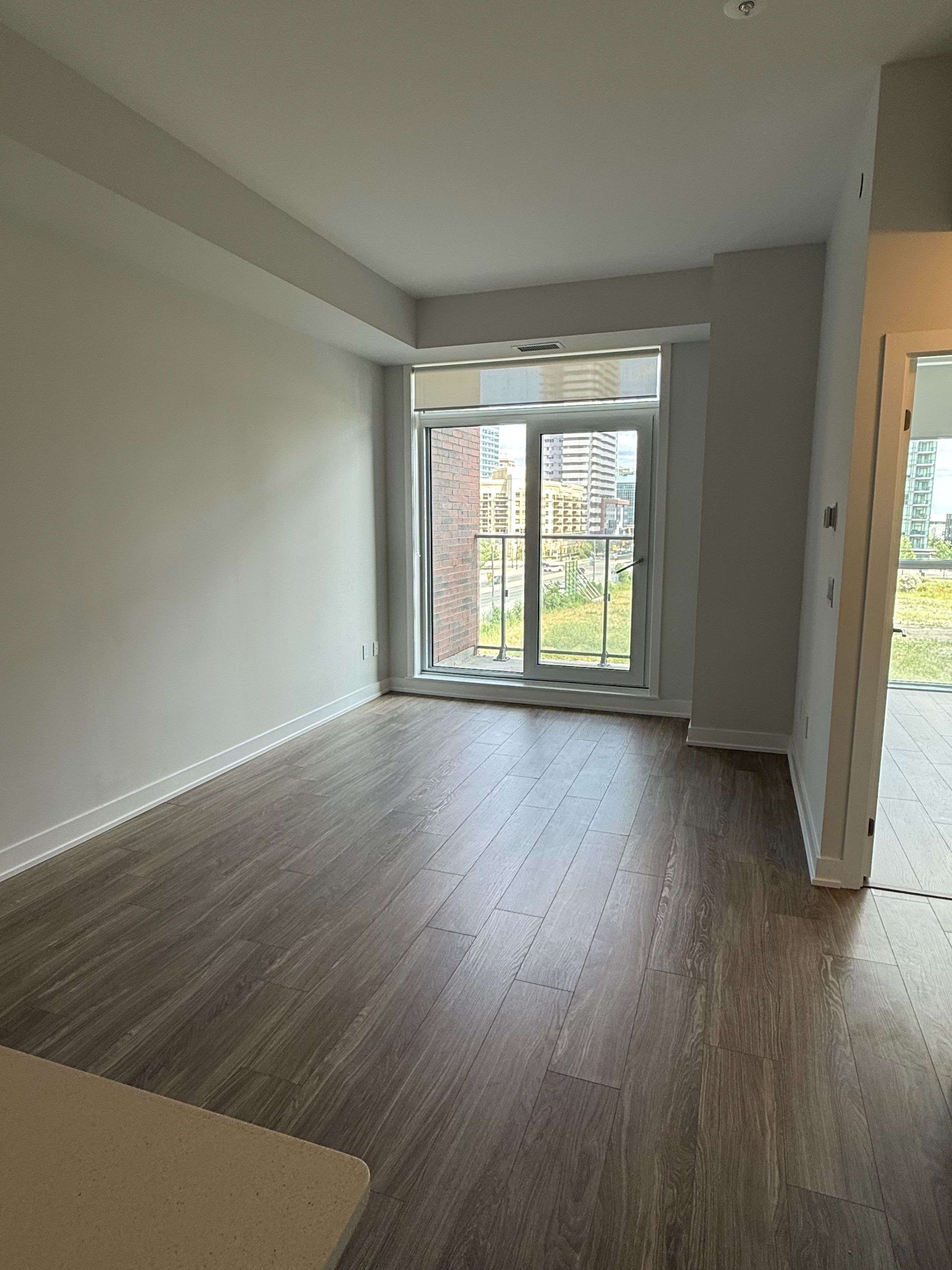 Mississauga, ON L5B 0L6,430 Square One DR #312