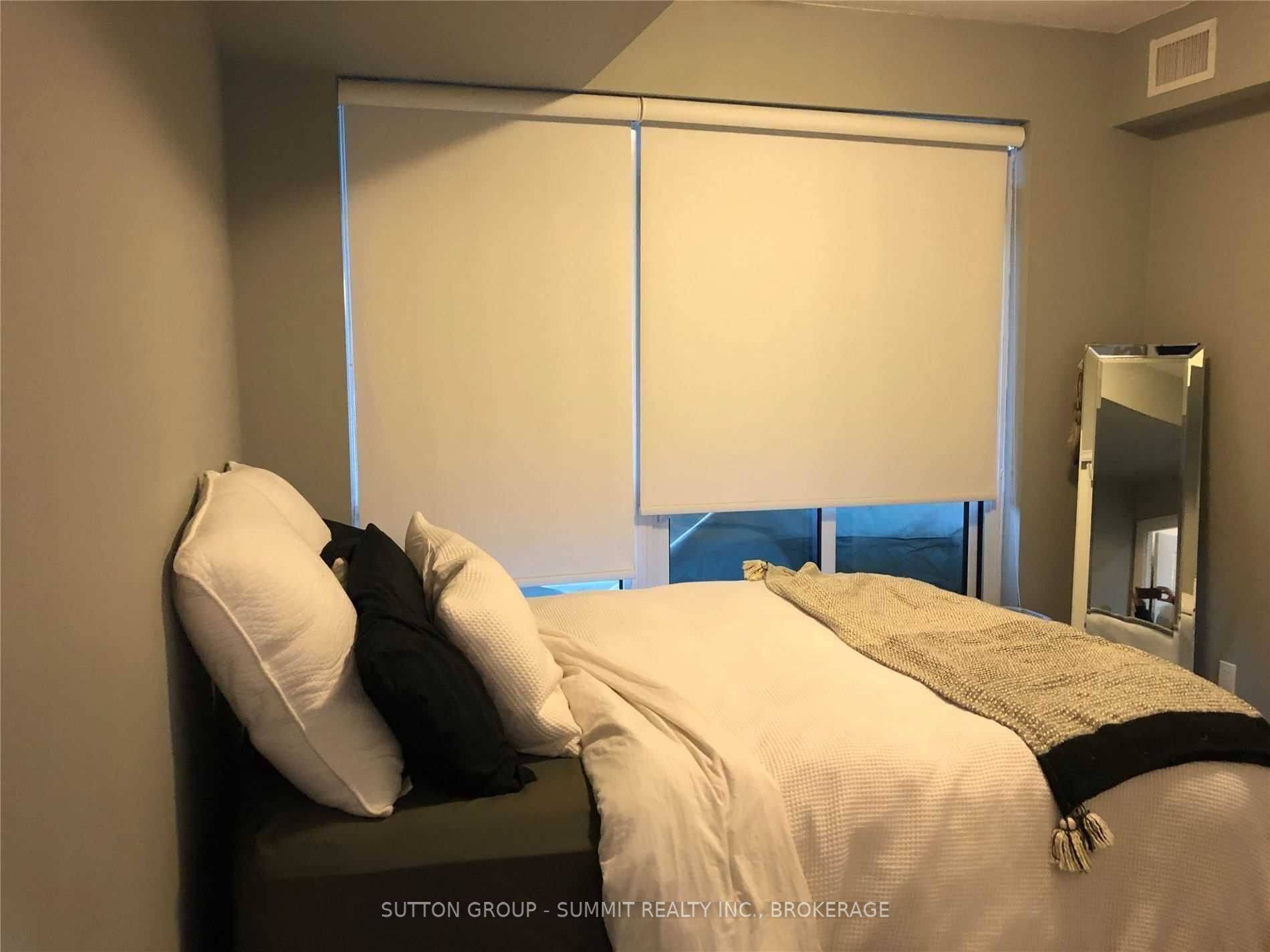 Oakville, ON L6K 0H9,55 Speers RD #209