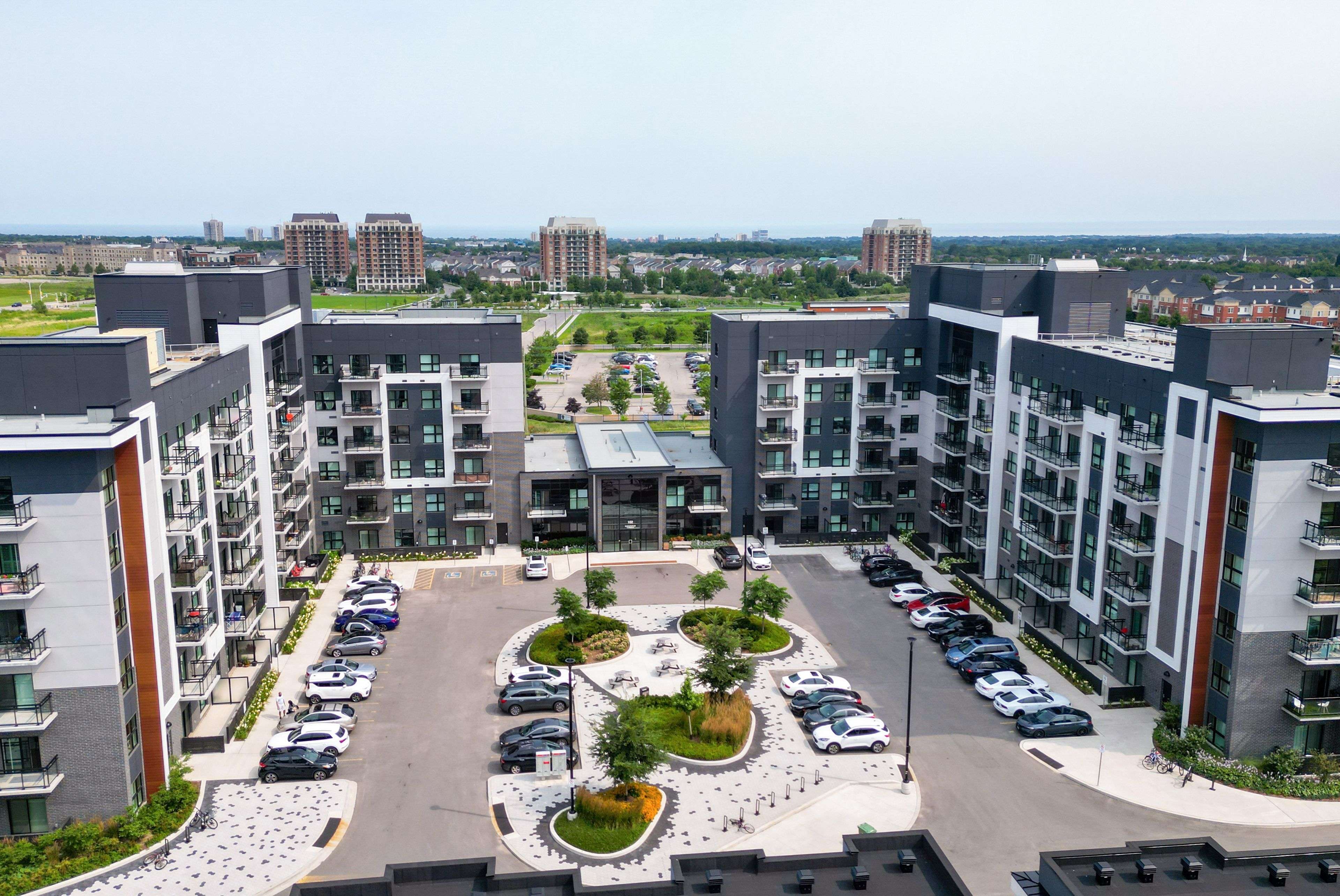 102 Grovewood Common N/A #126, Oakville, ON L6H 0X2