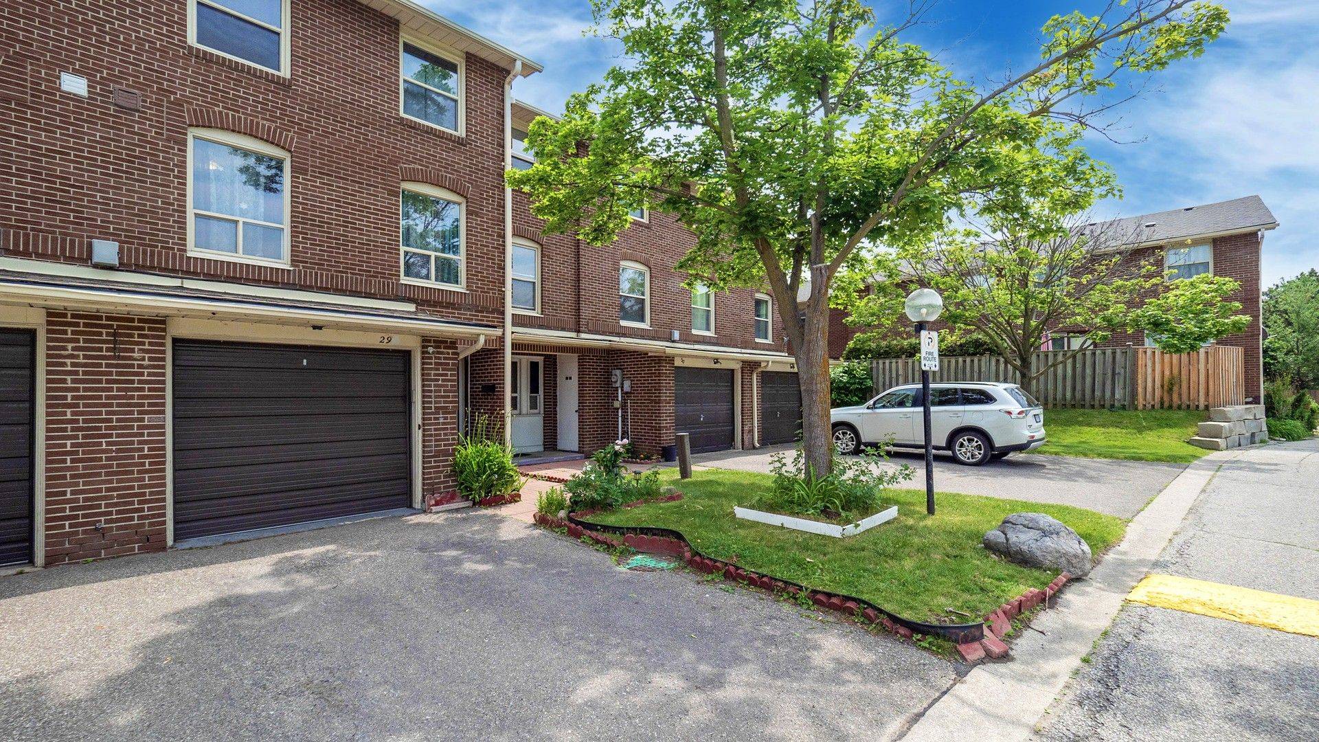 29 Eden Park DR, Brampton, ON L6T 3A5