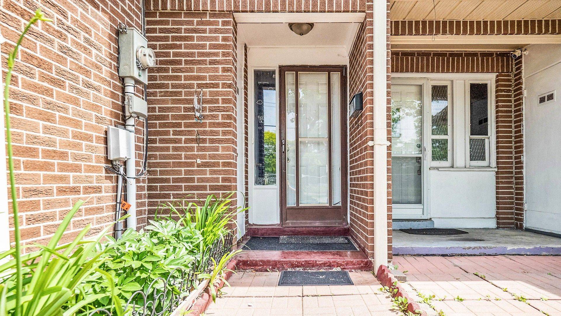 Brampton, ON L6T 3A5,29 Eden Park DR