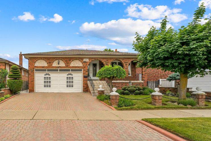 112 Linkdale RD, Brampton, ON L6V 3A2