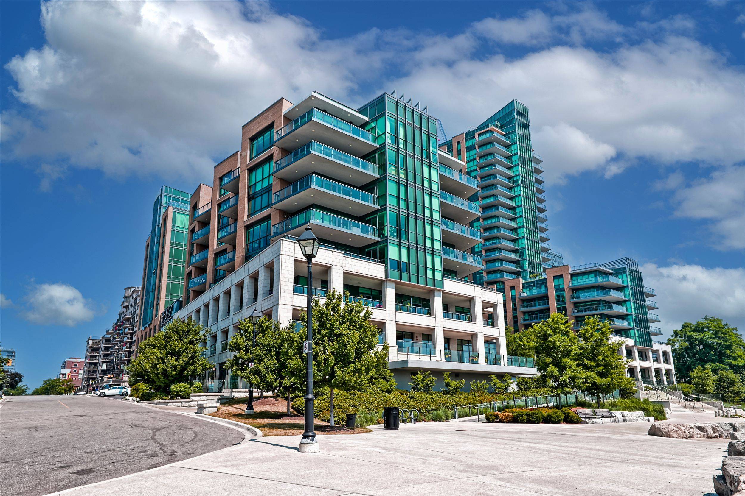1 Elizabeth ST #604, Burlington, ON L7R 0G1
