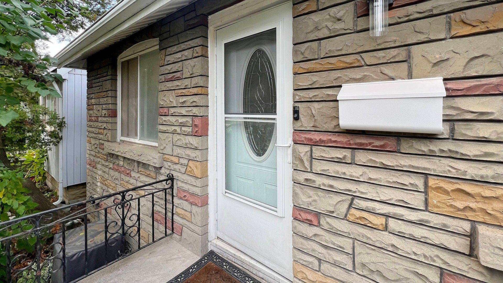 Toronto W06, ON M8V 1Y1,30 Struthers ST #Main Floor