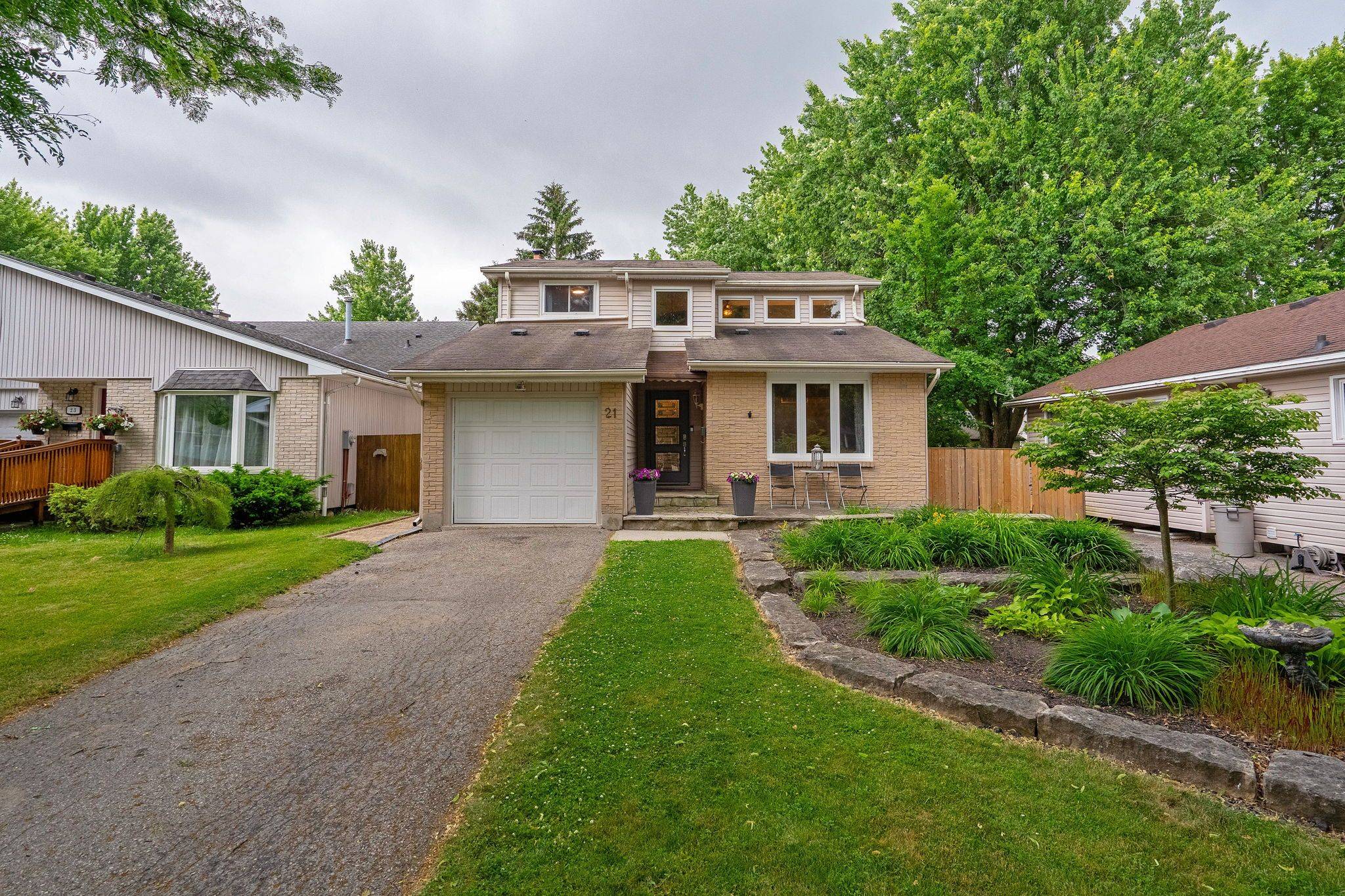 London South, ON N6E 2N9,21 Beechbank CRES
