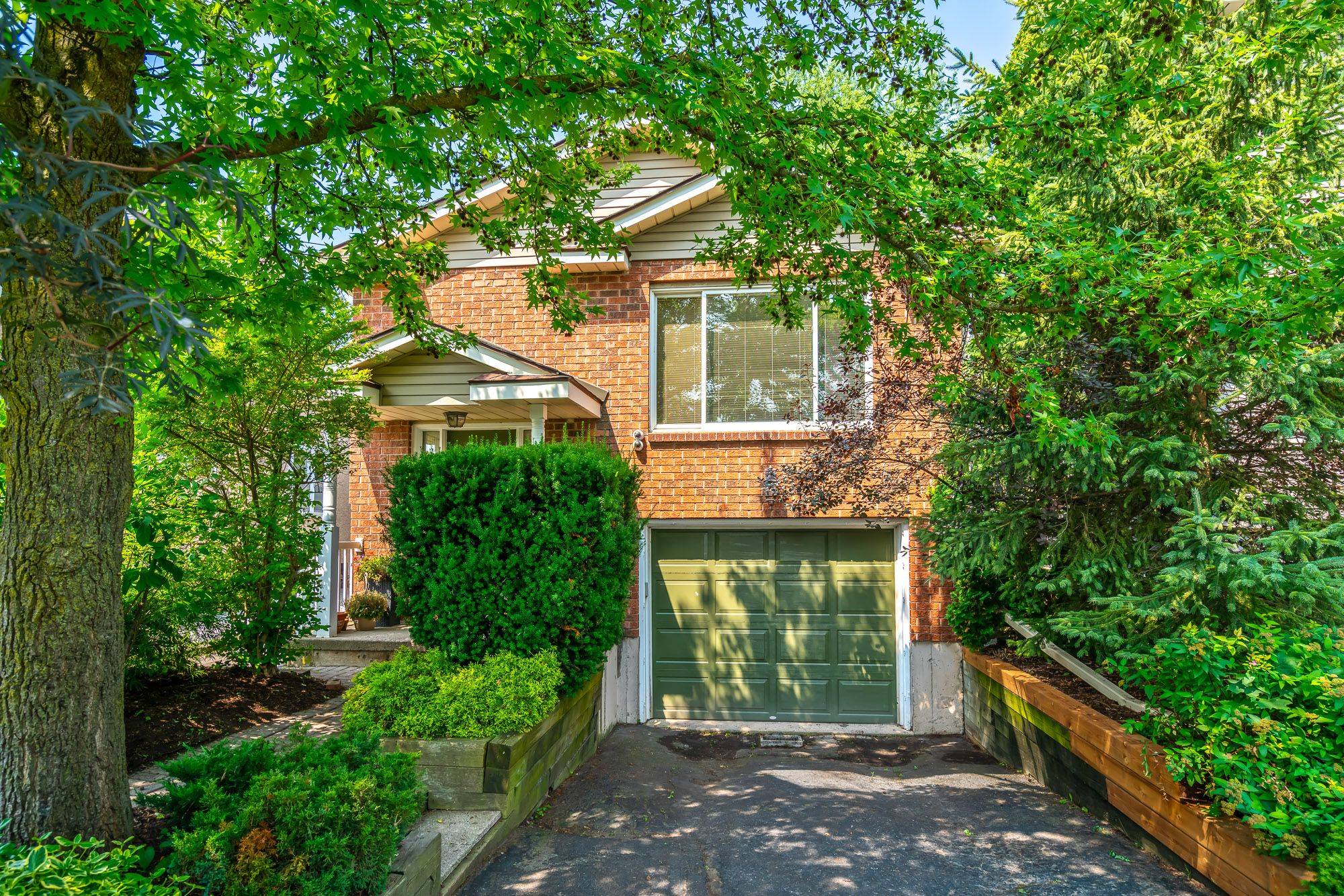 21 WILTON AVE, Welland, ON L3C 1Z8