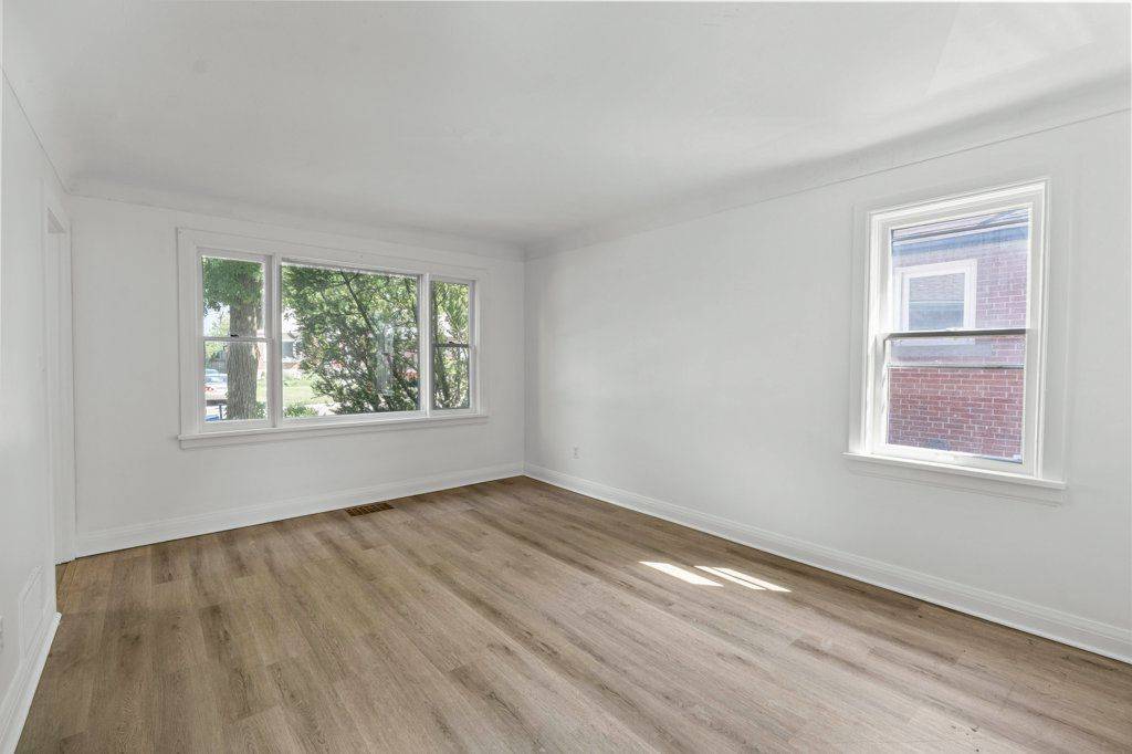 Hamilton, ON L9A 4S8,326 East 19th ST