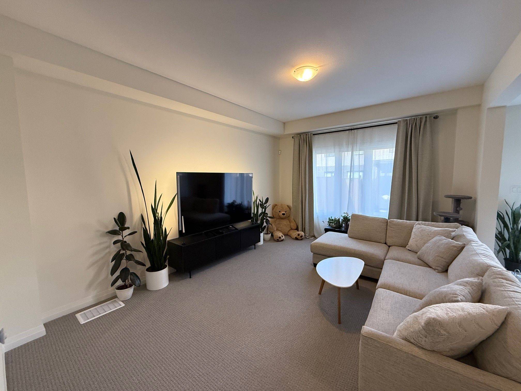 Niagara Falls, ON L2H 3T3,7436 Matteo DR