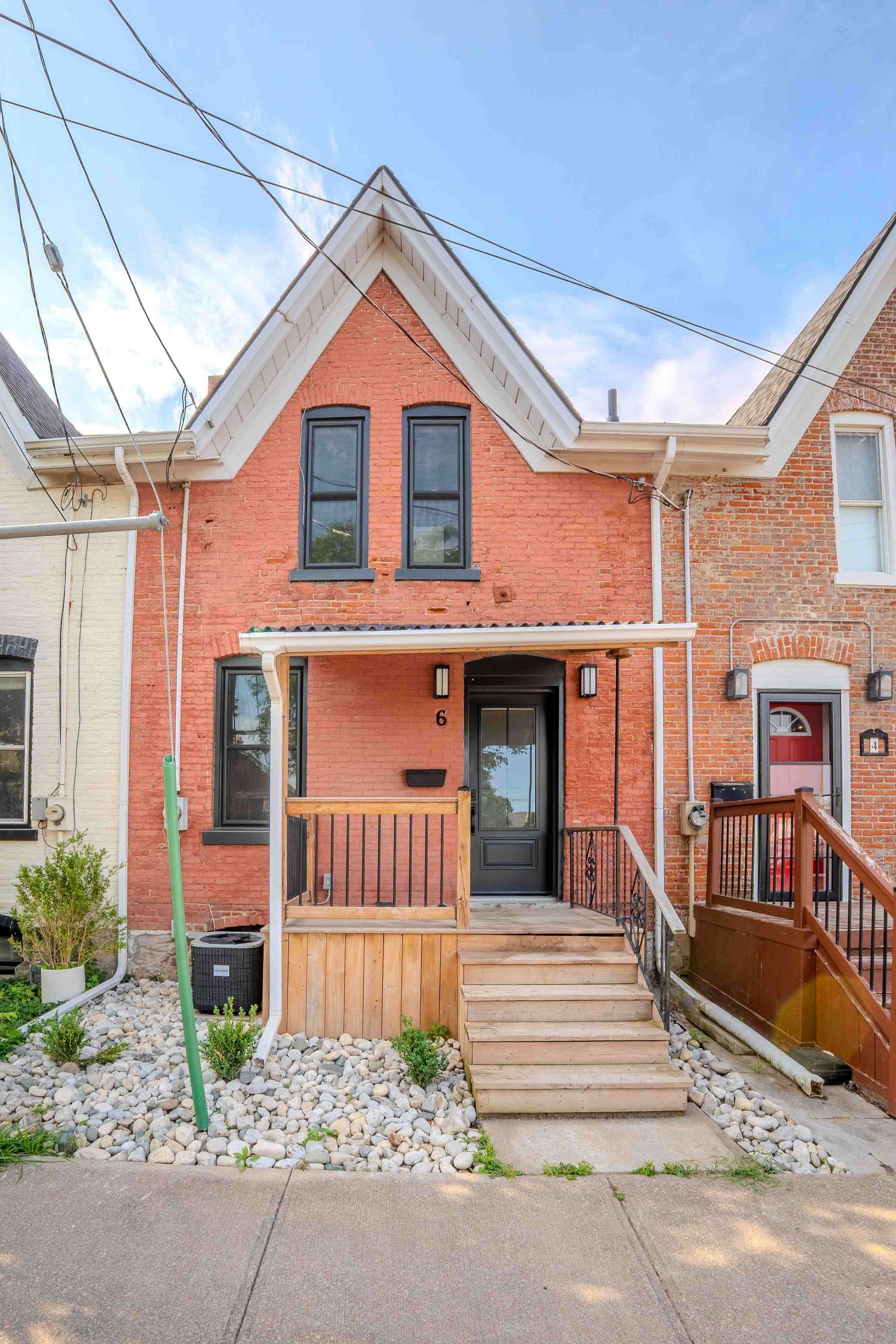 St. Catharines, ON L2T 1E7,6 Almond ST