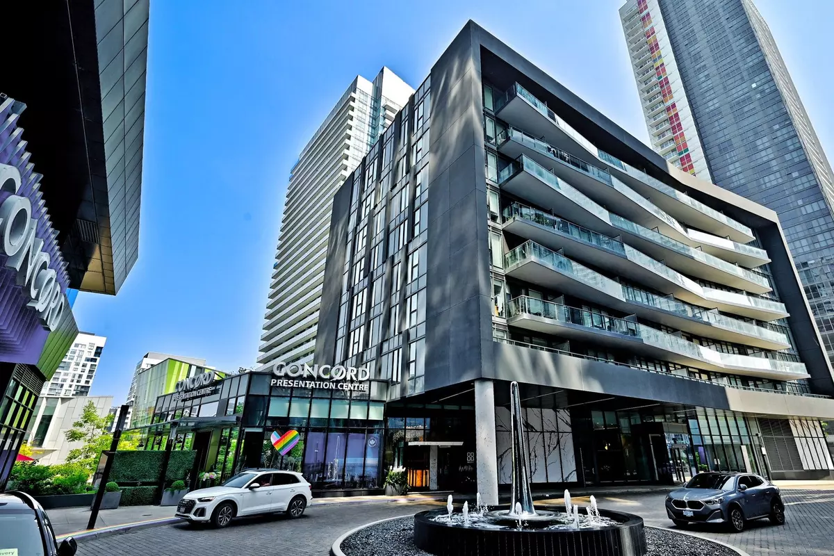 Toronto C01, ON M5V 0J4,90 Queens Wharf RD #611