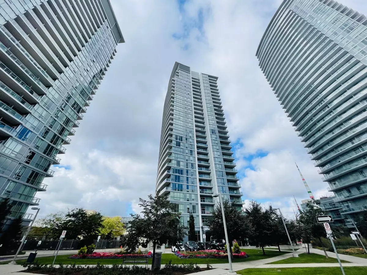 Toronto C15, ON M2J 0B7,66 Forest Manor RD #2204