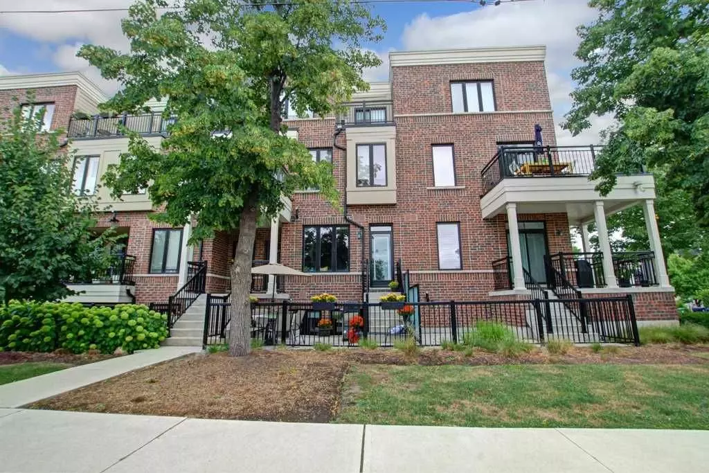 Toronto W06, ON M8V 0B8,50 Carnation AVE #148