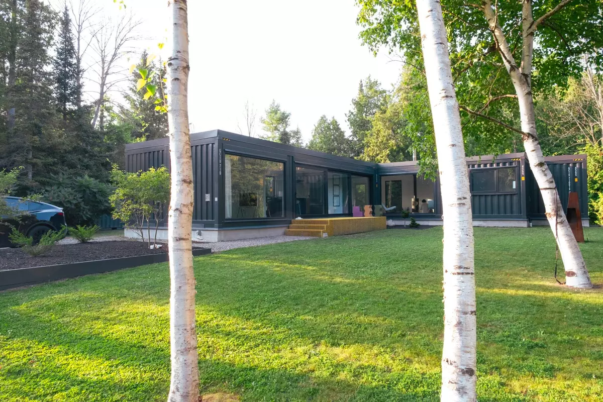 Kincardine, ON N0G 2T0,24 South Cedar LN