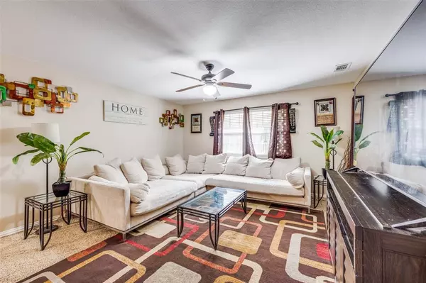 318 E Chestnut Street, Denison, TX 75021