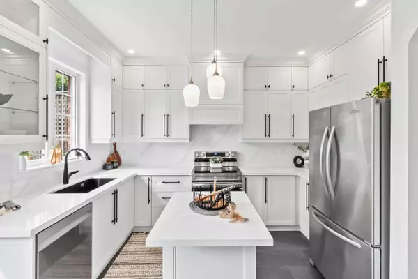 Clarington, ON L1C 0A7,93 Nelson ST