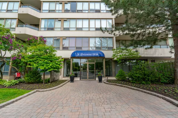 3 Greystone Walk DR #925, Toronto E04, ON M1K 5J4