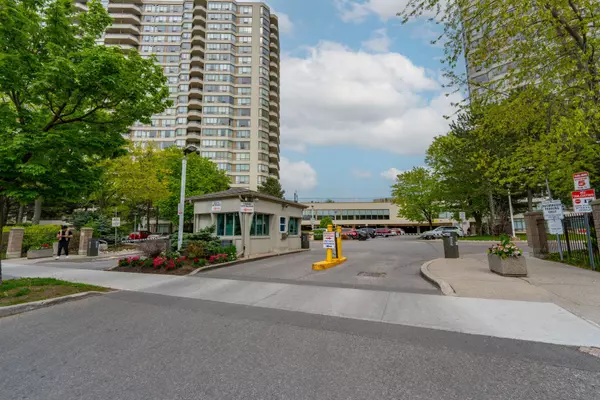 Toronto E04, ON M1K 5J4,3 Greystone Walk DR #925