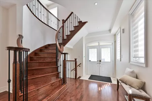 Vaughan, ON L6A 3V5,82 Heritage Estates RD