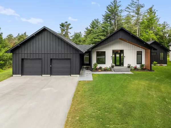 31 Marni LN, Springwater, ON L0L 2K0