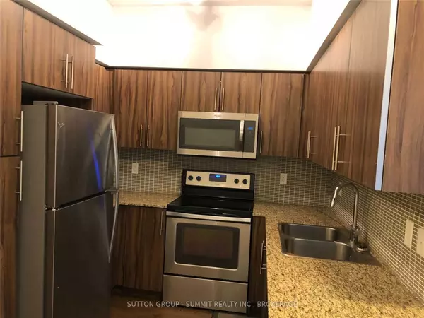 Oakville, ON L6K 0H9,55 Speers RD #209