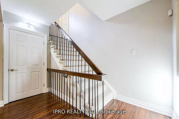 Mississauga, ON L5L 3B8,4193 Powderhorn CRES