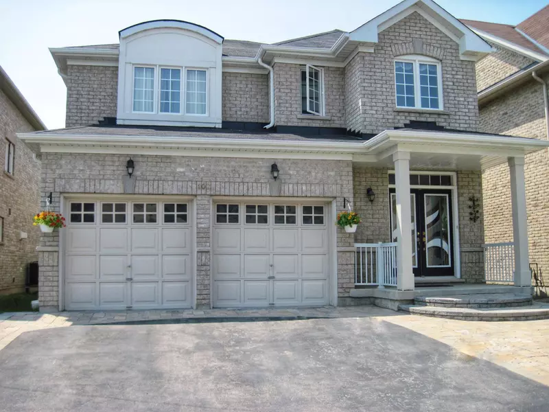 102 Rivington AVE, Vaughan, ON L4J 0B4