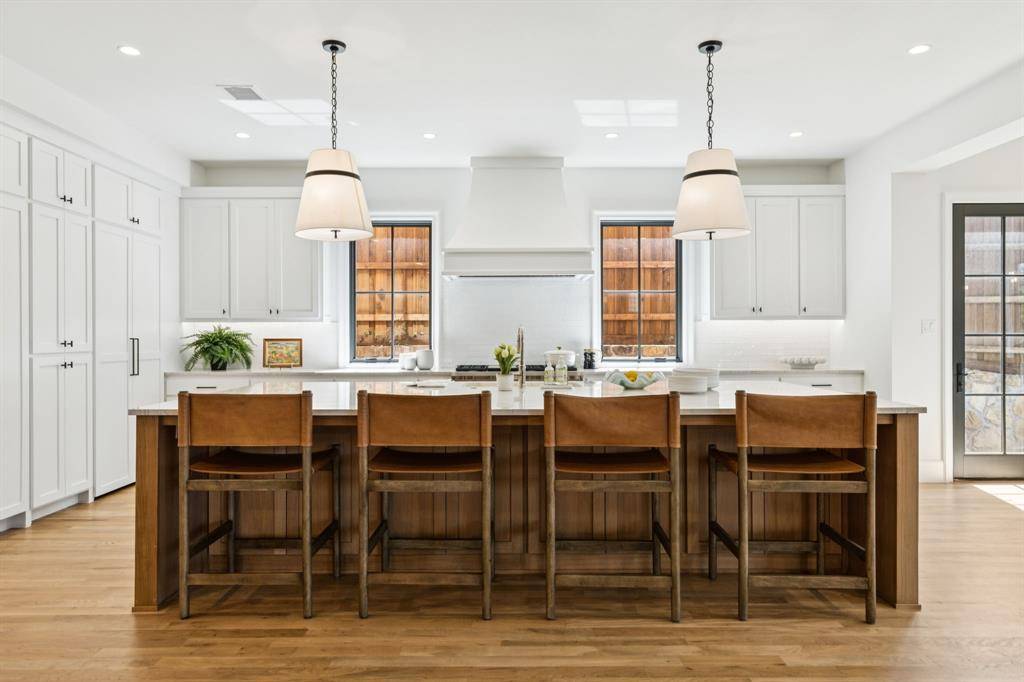 Dallas, TX 75238,9518 Still Creek Lane