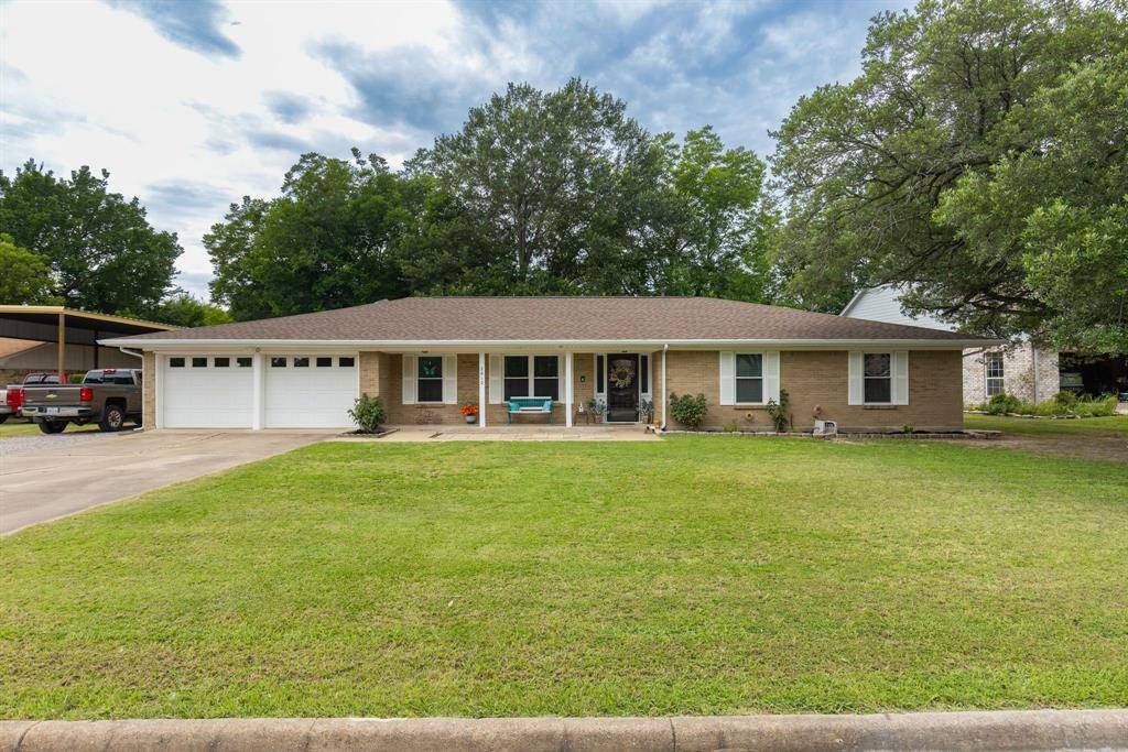 2812 Mccarley Drive, Commerce, TX 75428