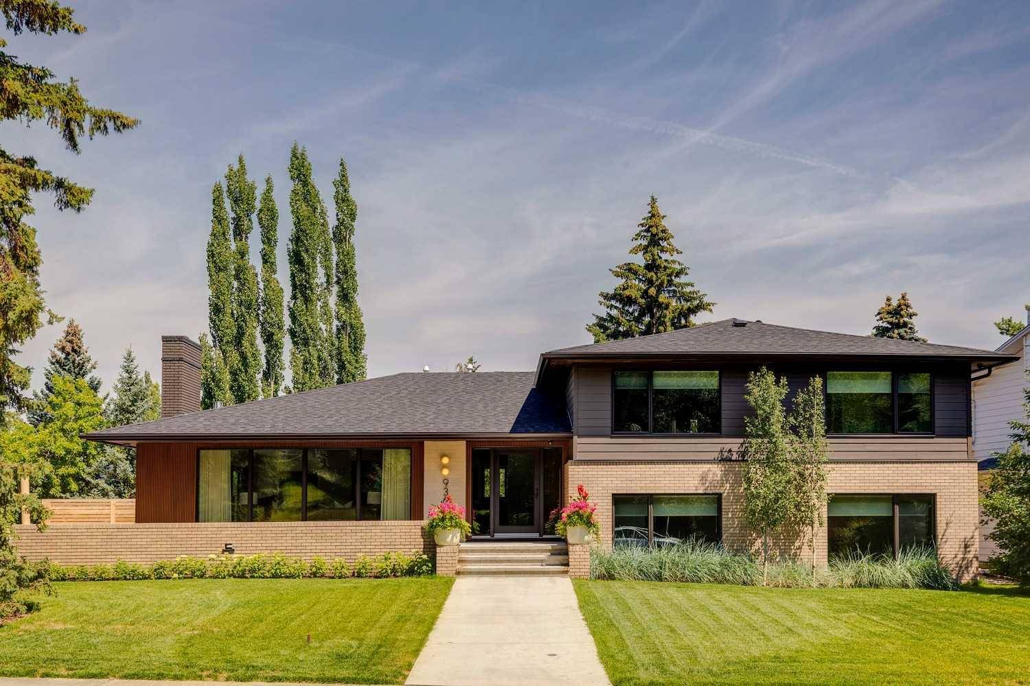 936 Elizabeth RD SW, Calgary, AB T2S 1M9