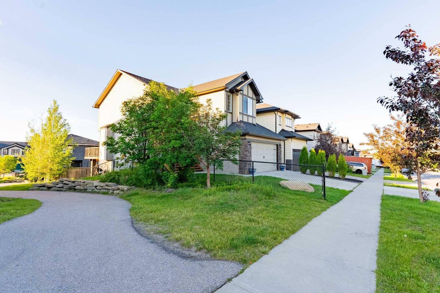 Airdrie, AB T4B 0R7,2438 Baysprings Link