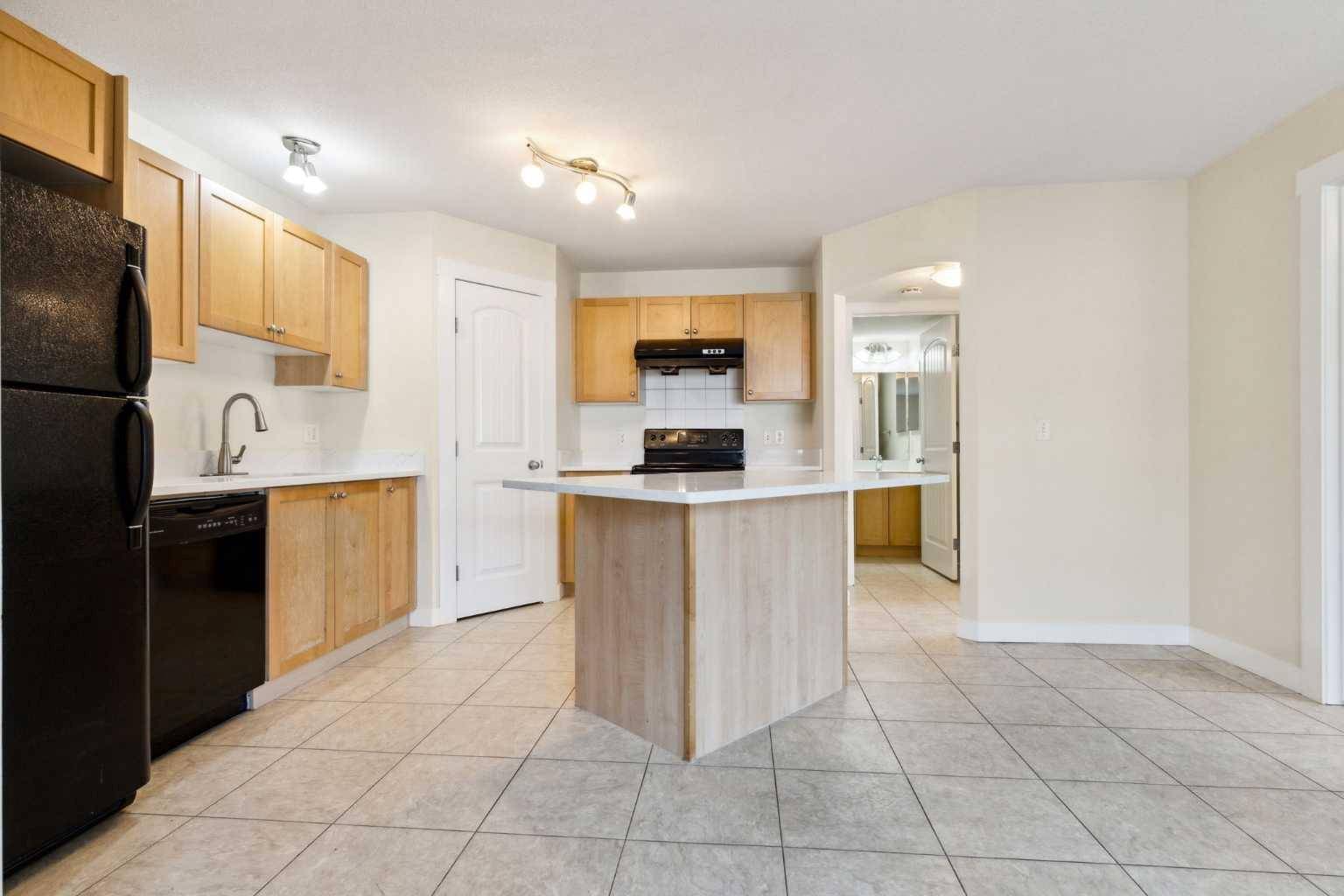Calgary, AB T3K 0K8,40 Panatella LNDG Northwest #101