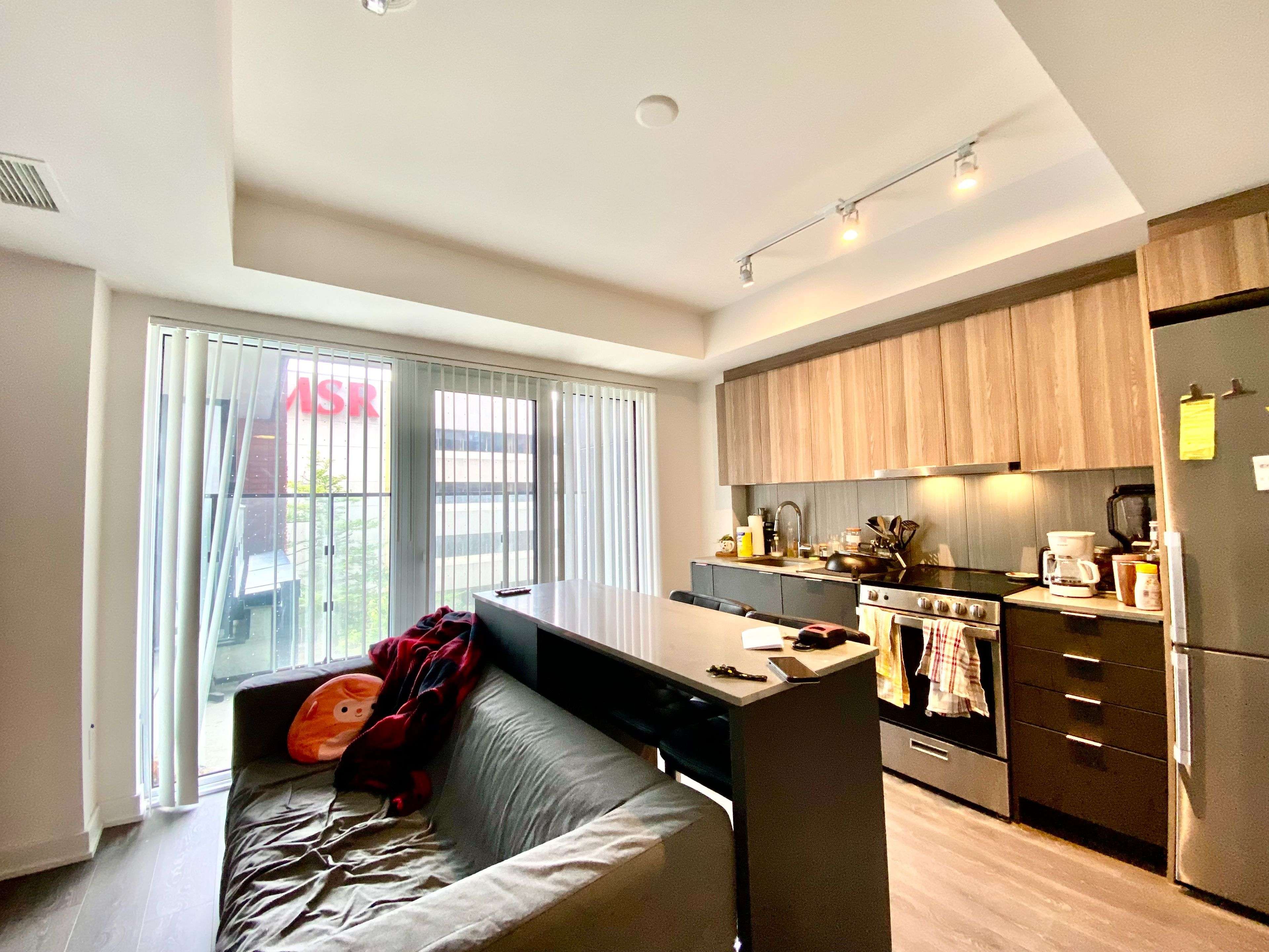 8 Tippett RD #313, Toronto C06, ON M3H 0E7