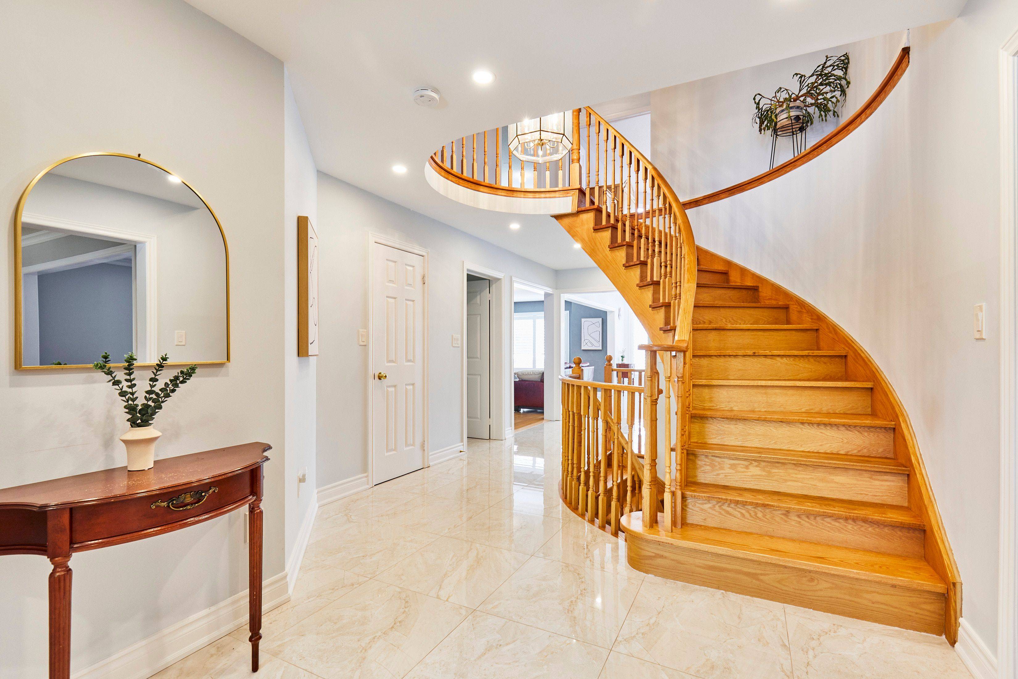 Whitby, ON L1R 2G2,7 Finnegan PL
