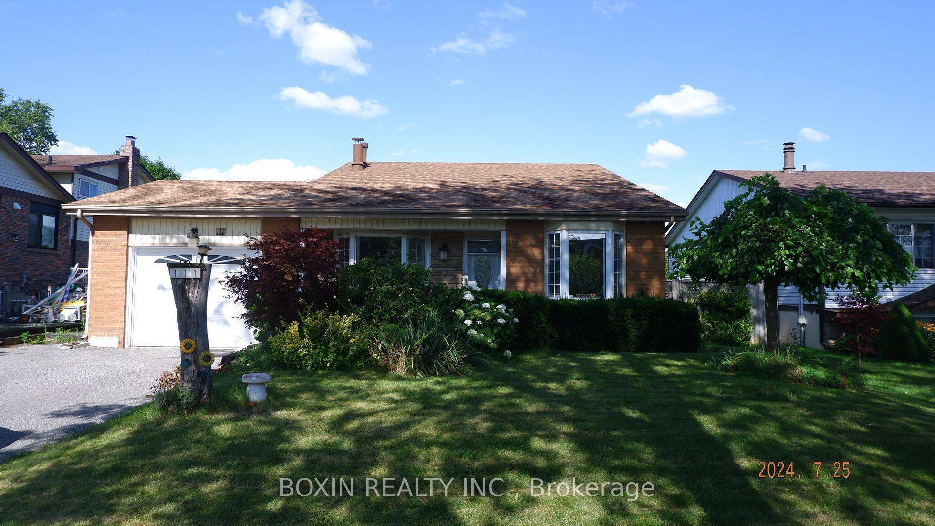 Whitby, ON L1P 1A6,111 Guthrie CRES E
