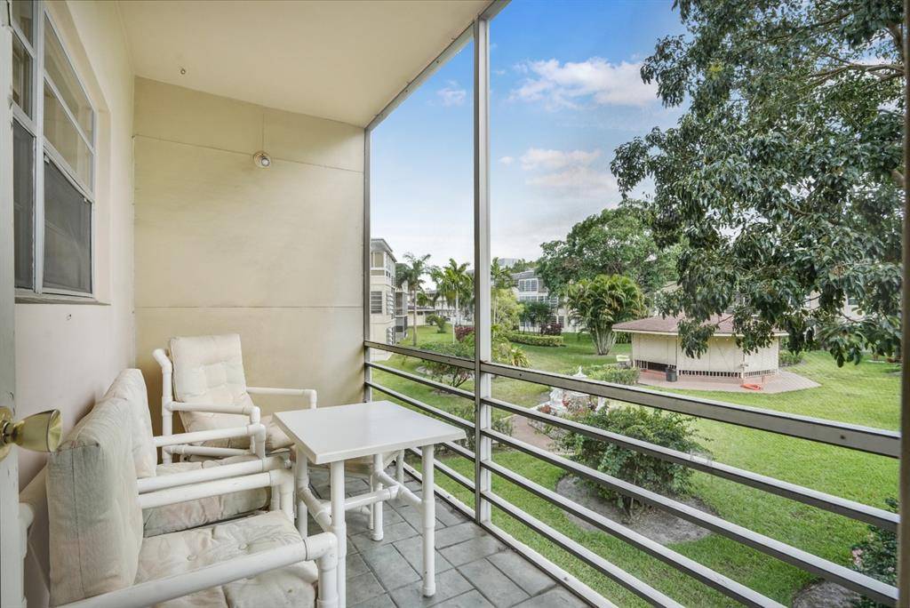4321 NW 16th St #204, Lauderhill, FL 33313